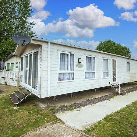 Modern 6 Berth Caravan At Highfield Grange In Essex Ref 26609P Clacton-on-Sea Kültér fotó